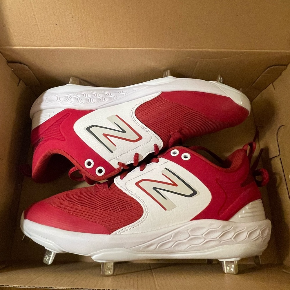 Mens New Balance Metal Baseball Cleats (NEW)
